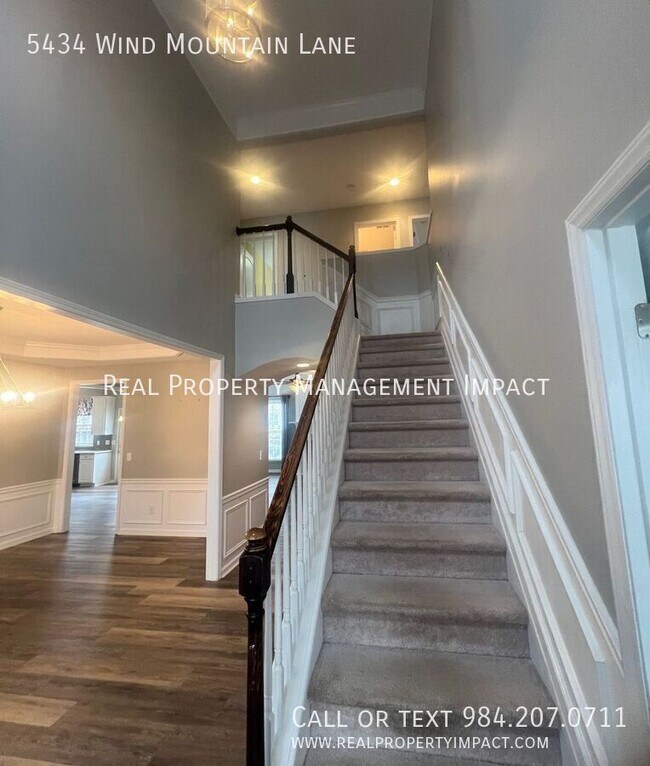 Foto del edificio - 5434 Wind Mountain Ln