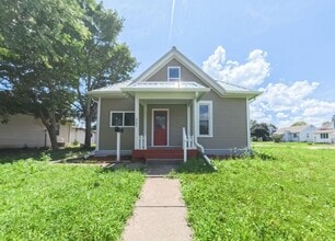 Building Photo - 507 W Lincoln Way