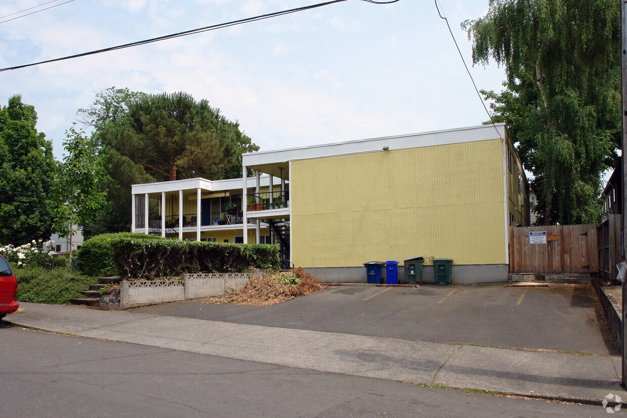 Building Photo - 3212 SE Morrison St
