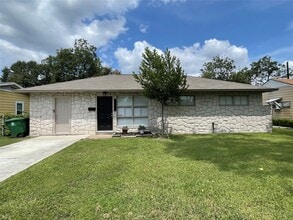 Building Photo - 5743 Beldart St