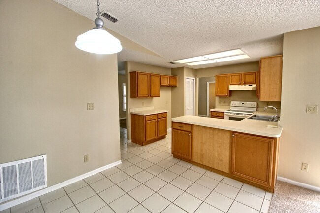 Building Photo - 3832 Ocita Dr