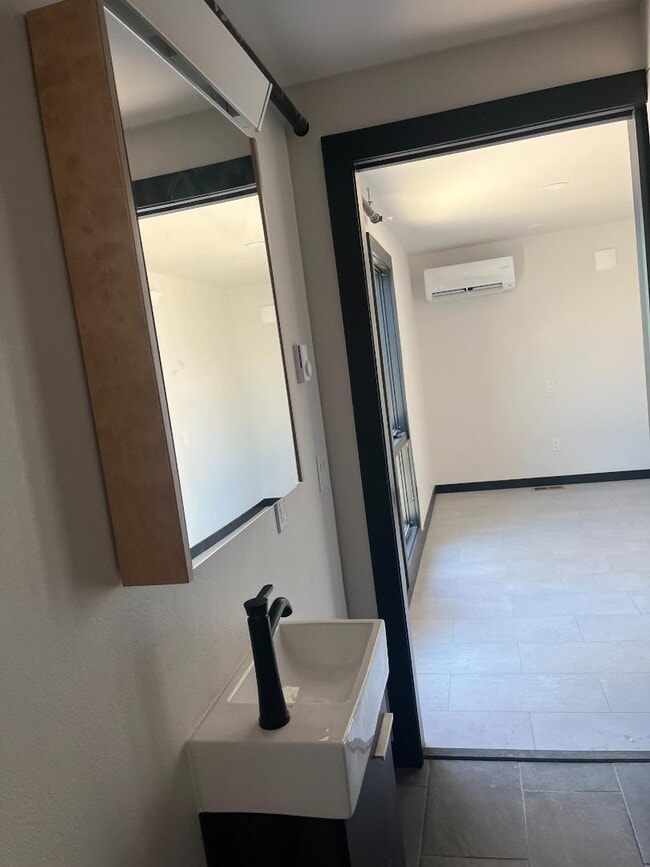 Foto del edificio - 326 E Arkansas St