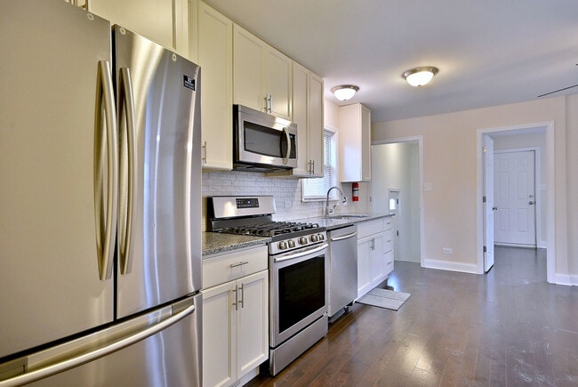 Foto del edificio - 7103 W Devon Ave