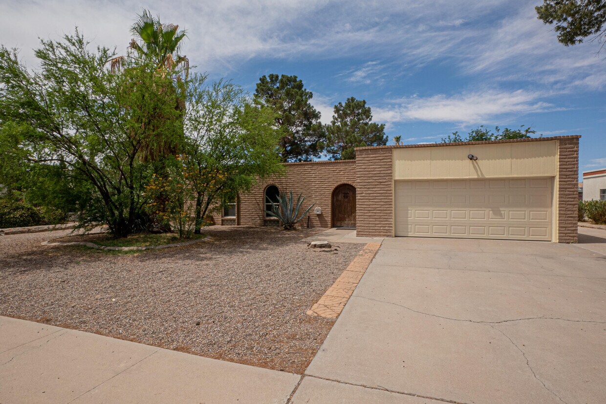 4128 La Brigada Dr, El Paso, TX 79922 House Rental in El Paso, TX