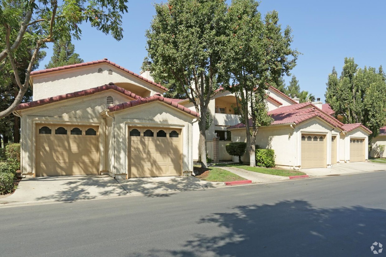 Primary Photo - Golden Oak Apartments