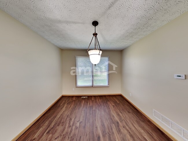 Foto del edificio - 2649 Cross Creek Avenue