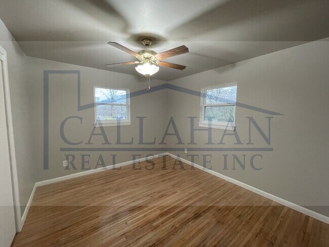 Foto del edificio - 313 Parkdale Rd