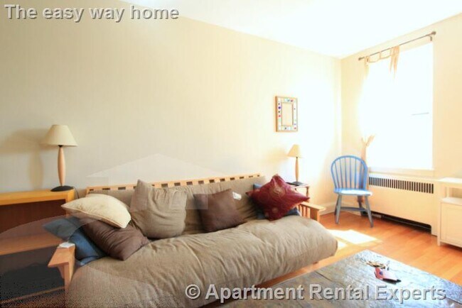 Building Photo - 16 Ware St