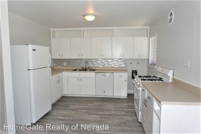 Building Photo - 3 br, 1 bath House - 14 E O Street