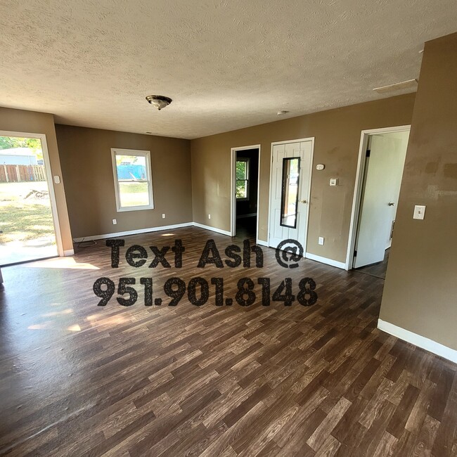Foto del edificio - 1224 W 13th St