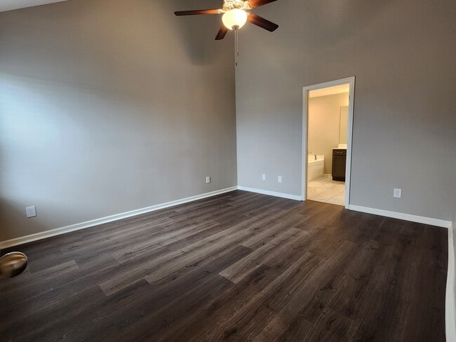 Building Photo - 431 Tristan Wy