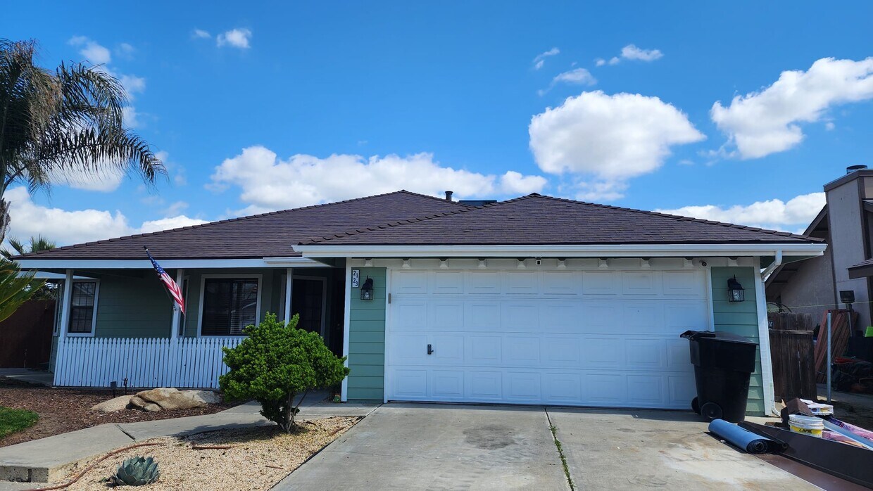 Primary Photo - 2123 Ashwood Ct