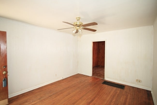 Building Photo - 117 Shadowmoor Dr