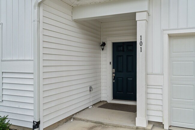 Foto del edificio - 101 Enfield Dr