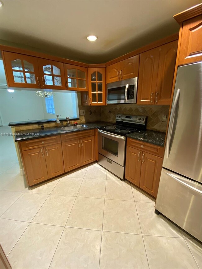 Foto del edificio - 3777 NW 78th Ave