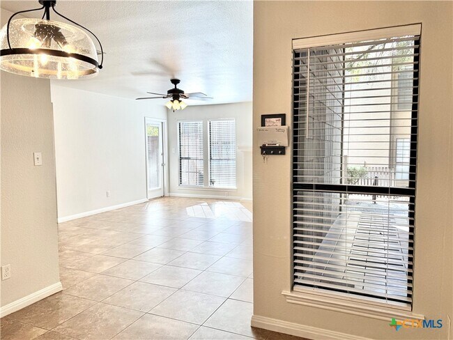 Foto del edificio - 1202 Thorpe Ln