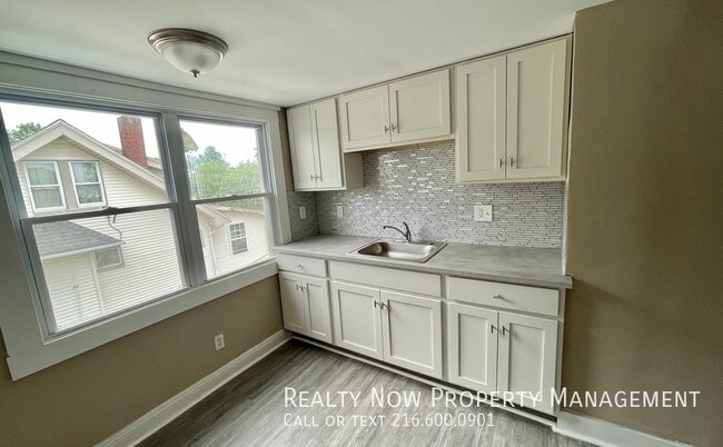 Building Photo - 3271 Desota Ave