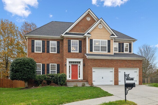 Building Photo - Immaculate 4-bedroom, 2.5-bath home in the...