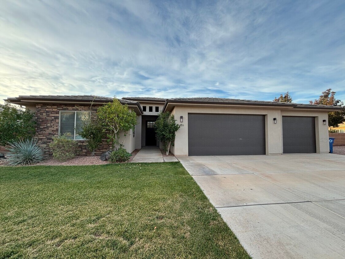 Foto principal - SPACIOUS SINGLE LEVEL HOME IN WASHINGTON F...