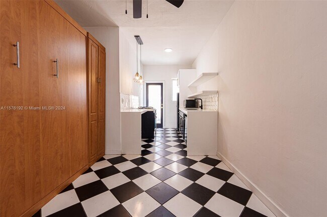 Foto del edificio - 1351 Meridian Ave