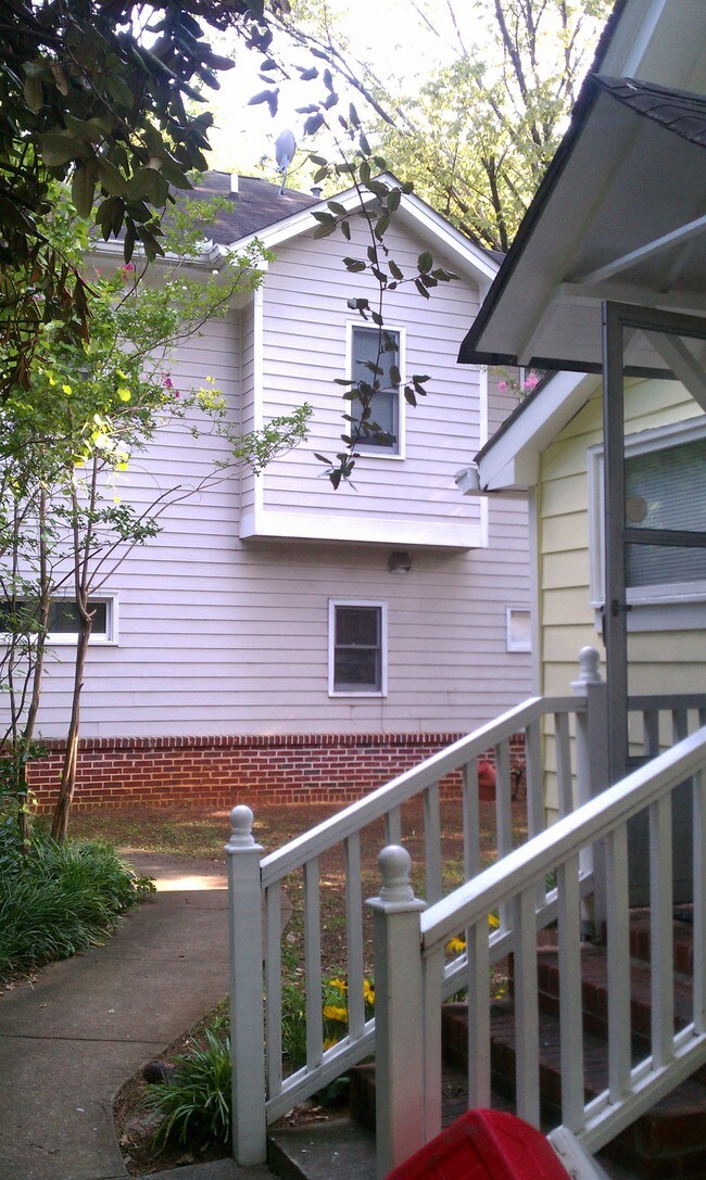 Building Photo - 990 Greenwood Ave