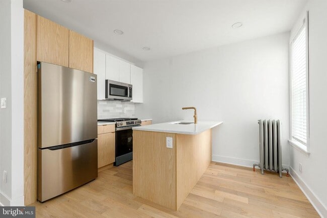 Building Photo - 5461 W Berks St