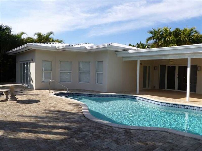 Building Photo - 12925 Ixora Rd