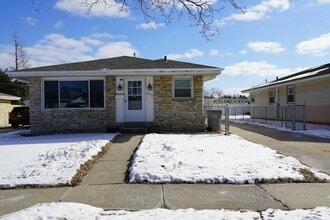 Building Photo - 1453 W Barnard Ave