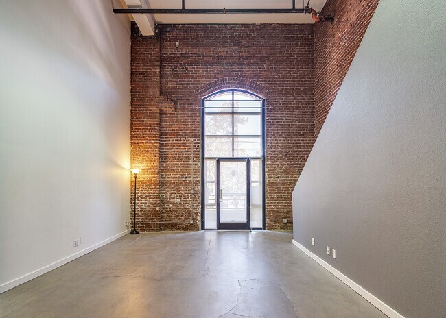 Building Photo - 701 Minnesota St