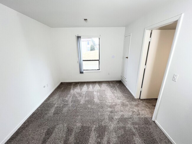 1BD, 1BA - Habitación - Kimberly Club Apartments