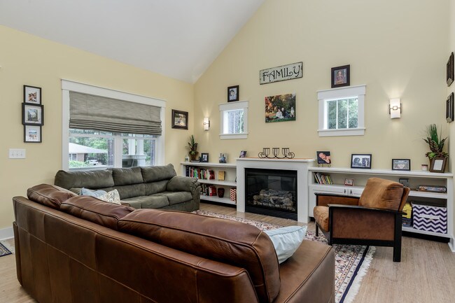 Building Photo - 4015 Youngs Rd