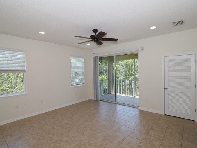 Building Photo - 8140 Enclave Way