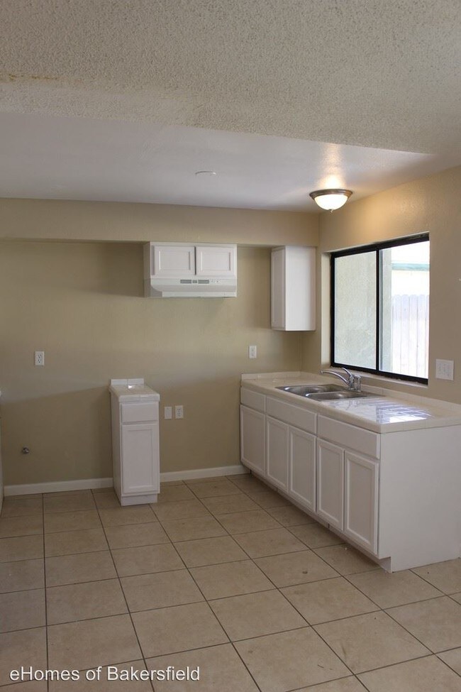 Foto del edificio - 4 br, 2.5 bath House - 5601 Monitor St