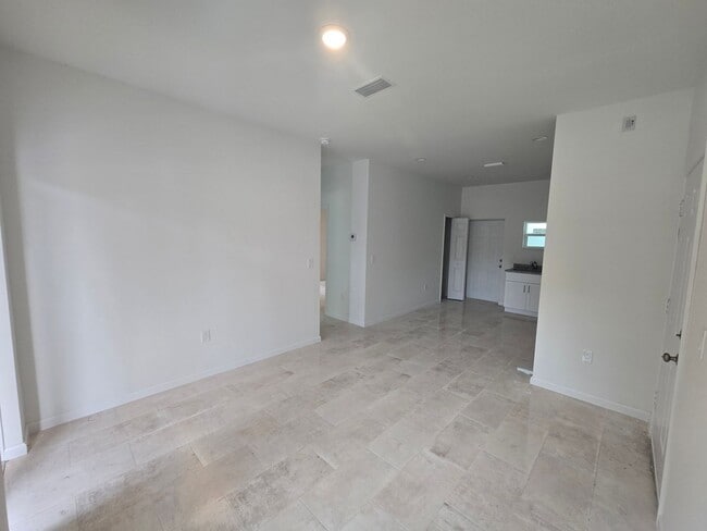 Building Photo - BRAND NEW 2/2/1 -SW LEHIGH ACRES