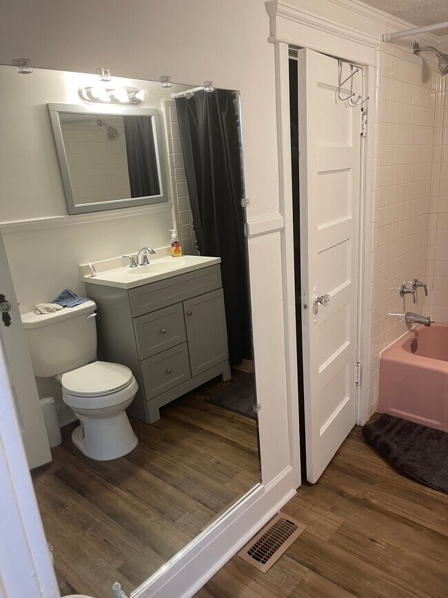 Foto del edificio - 504 Glover St