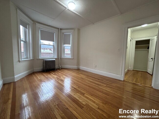 Building Photo - 1179 Boylston St