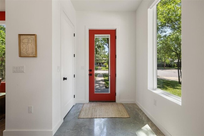 Building Photo - 1800 Singleton Ave