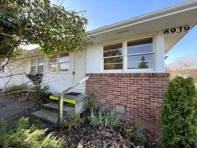 Foto del edificio - Charming 1 bedroom available in Woodlawn