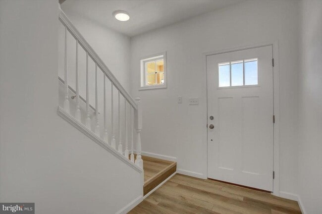 Building Photo - 301 Grandview Ave