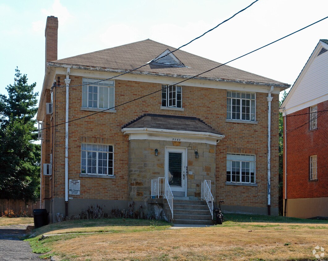 Building Photo - 3143 Mozart Ave