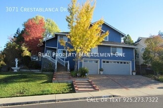 Building Photo - 3071 Crestablanca Dr