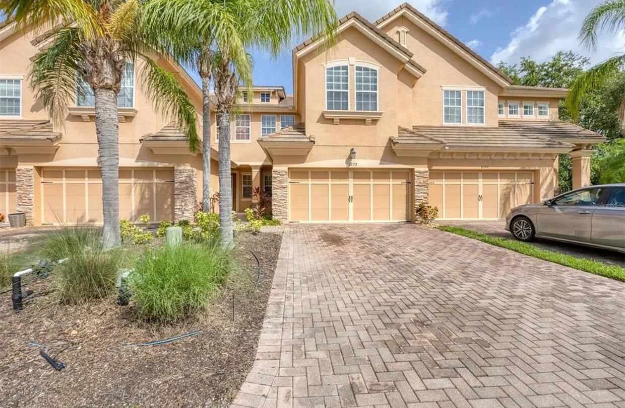 Foto principal - 8228 Villa Grande Ct