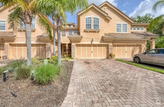 Building Photo - 8228 Villa Grande Ct