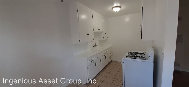 Building Photo - 1 br, 1 bath Apartment - 1817 W 4th St.