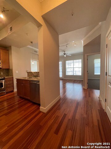 Foto del edificio - 7342 Oak Manor Dr