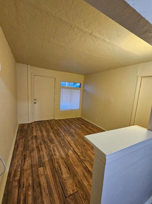 Living Area - 1117 El Monte Ave