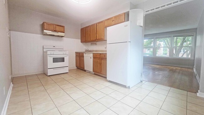 Building Photo - 8143 Kilpatrick Ave