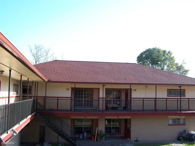 Building Photo - 2200 S Gordon St