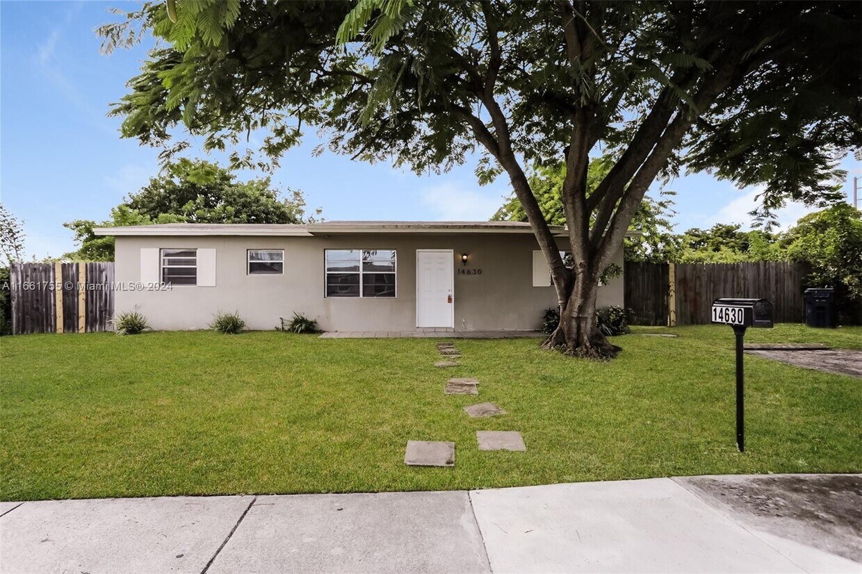 Foto principal - 14630 SW 104th Ave