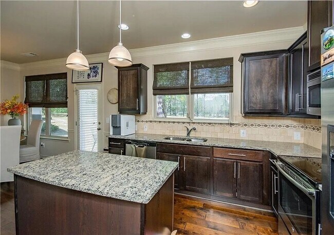 Foto del edificio - Charming 3BR House in Buford